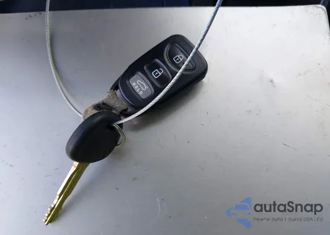 2013 Hyundai Elantra Gls z USA, uszkodzony, nr VIN KMHDH4AE0DU998091